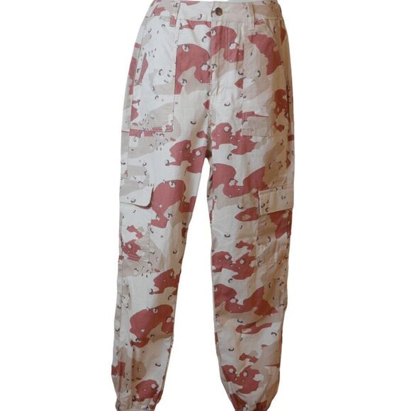 WILD FABLE | Camo Print High-Rise Cargo Size 2 - Picture 4 of 10